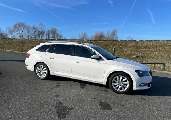 Skoda Superb cena 83000 przebieg: 142500, rok produkcji 2018 z Nysa małe 436